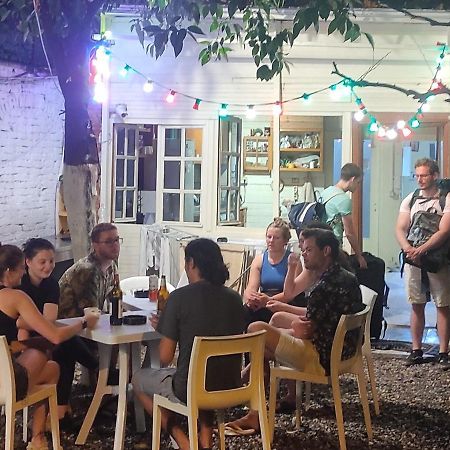 Zig Zag Hostel Tirana Extérieur photo
