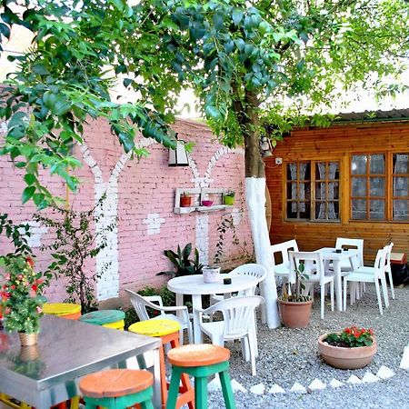 Zig Zag Hostel Tirana Extérieur photo