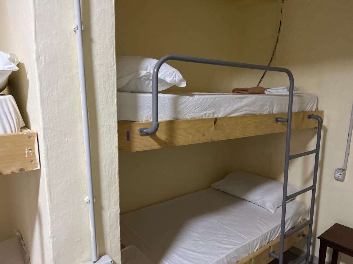 Zig Zag Hostel Tirana Extérieur photo