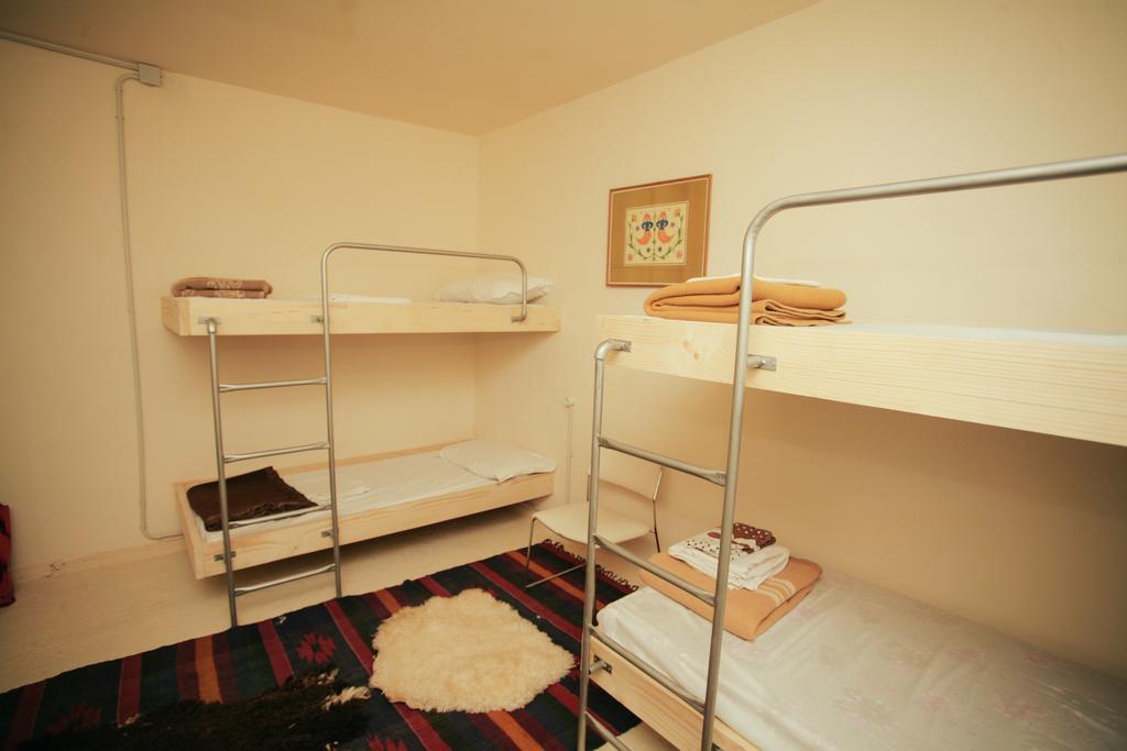 Zig Zag Hostel Tirana Extérieur photo